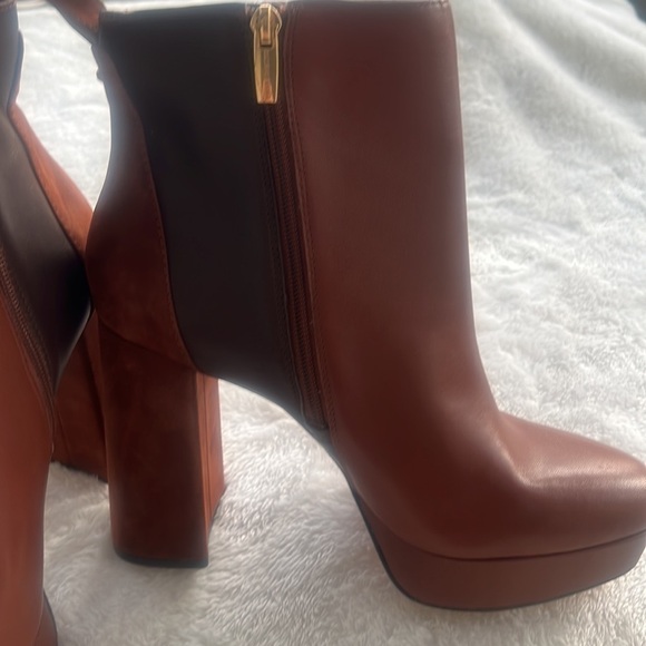 New Vince Camuto Sz 9.5 Cognac Leather Color block Gripaula 4” Block Ankle Boots - Picture 10 of 16